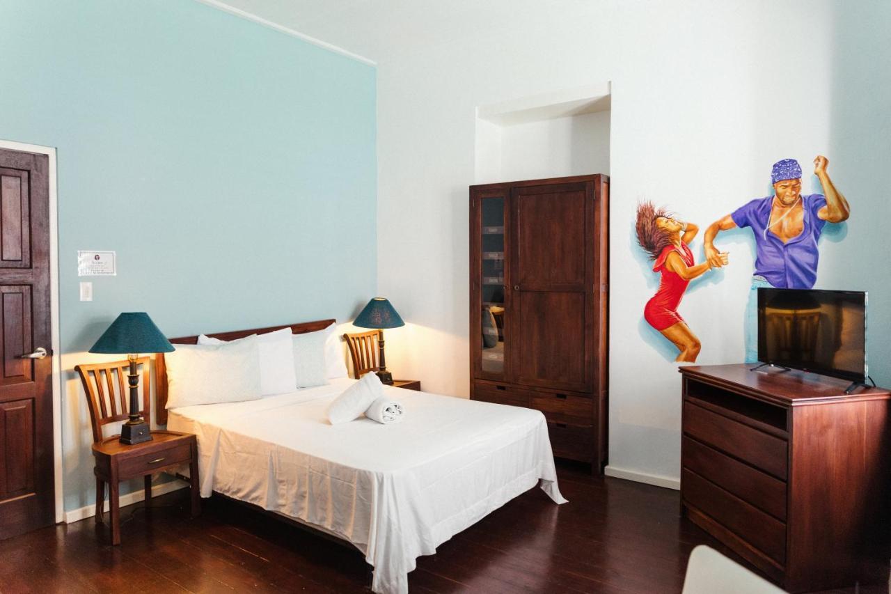 Bario Hotel วิลเลมสตัด ภายนอก รูปภาพ